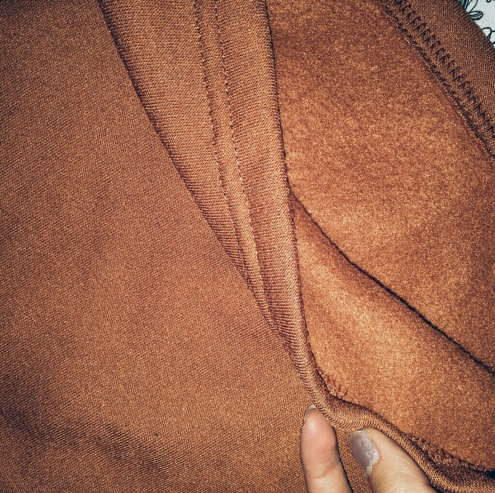 Crop Hoodie Sweater 🎃🍂 - Picture 2 of 2